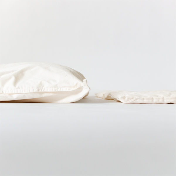 左：羽毛布団、右：薄掛ふとん