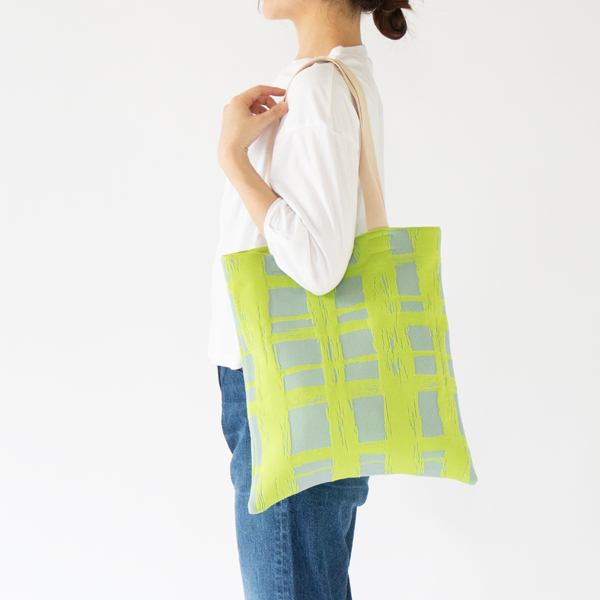 CHECK(GRAY)、身長:163cm CHECK(GRAY)、身長:163cm