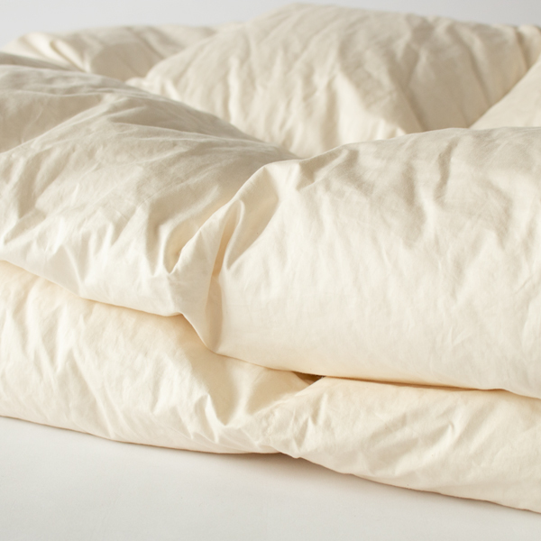 密度の高い織生地のため羽毛が吹き出しにくい 密度の高い織生地のため羽毛が吹き出しにくい