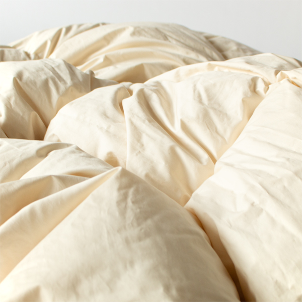 高品質な羽毛、側生地にオーガニックコットンを使った羽毛布団 高品質な羽毛、側生地にオーガニックコットンを使った羽毛布団