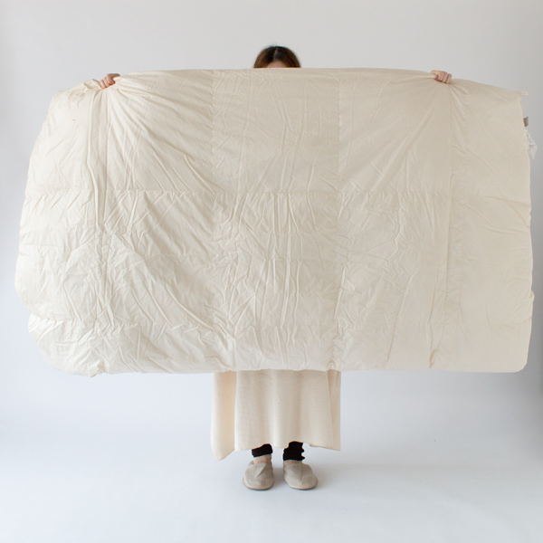 ダブルを二つ折りした様子(身長162cm) ダブルを二つ折りした様子(身長162cm)