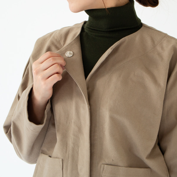 スナップボタンで脱ぎ着しやすい(BEIGE)