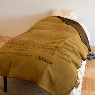 フリースブランケット／NANGA（ナンガ）｜愛着を持ってずっと使いたい