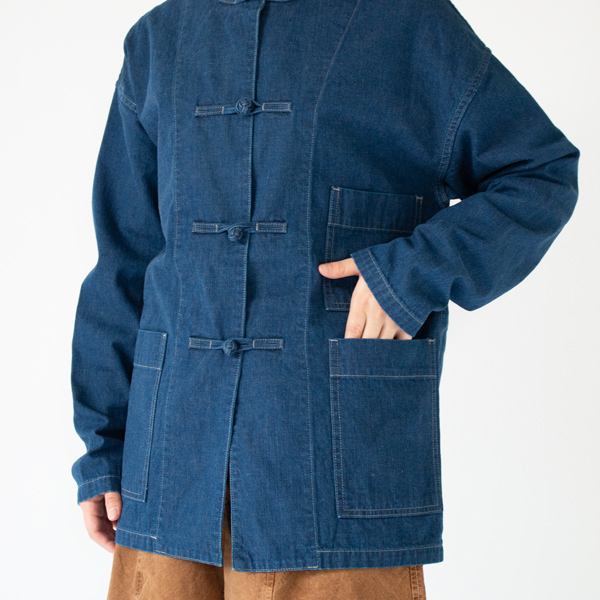 左右に大きめのポケット(身長：162cm、SB SIZE S)