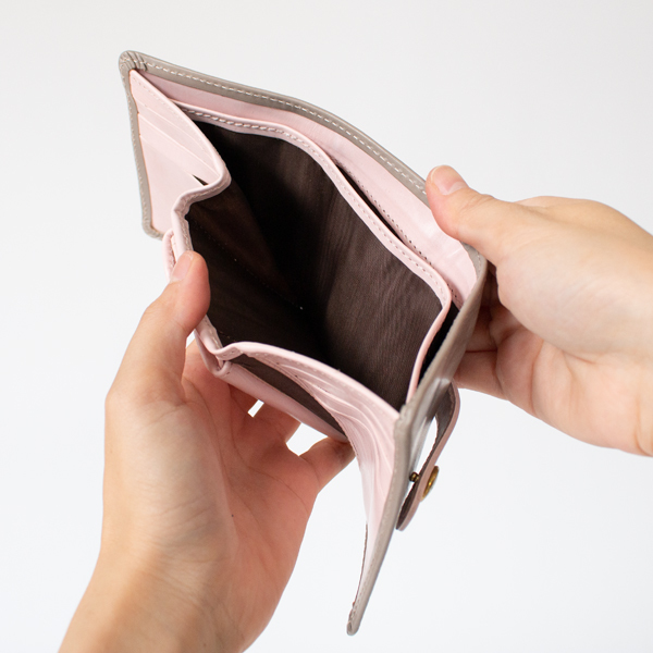 TRIFOLD S WALLET WITH TAB／GLENROYAL / Shop ZUTTO for the long