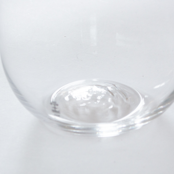 僅かなゆらぎ、程よい厚みから温かみが感じられます 僅かなゆらぎ、程よい厚みから温かみが感じられます