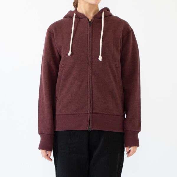 Mahogany/XS、身長：162cm