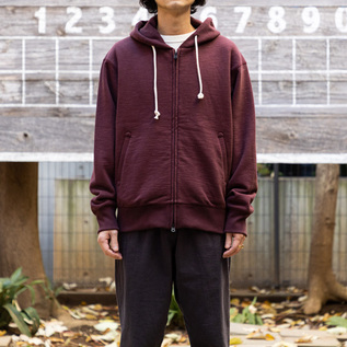 Mahogany/M、身長：176cm
