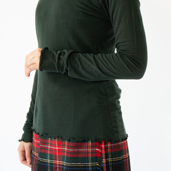 長めの袖丈(身長162cm、D.GREEN)