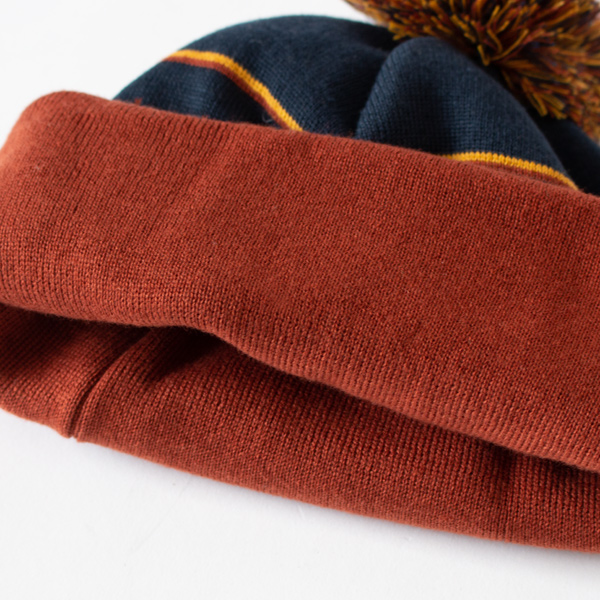 2層のジャガード織りになっており、ふっくらとした被り心地(AUTUMN LEAF) 2層のジャガード織りになっており、ふっくらとした被り心地(AUTUMN LEAF)