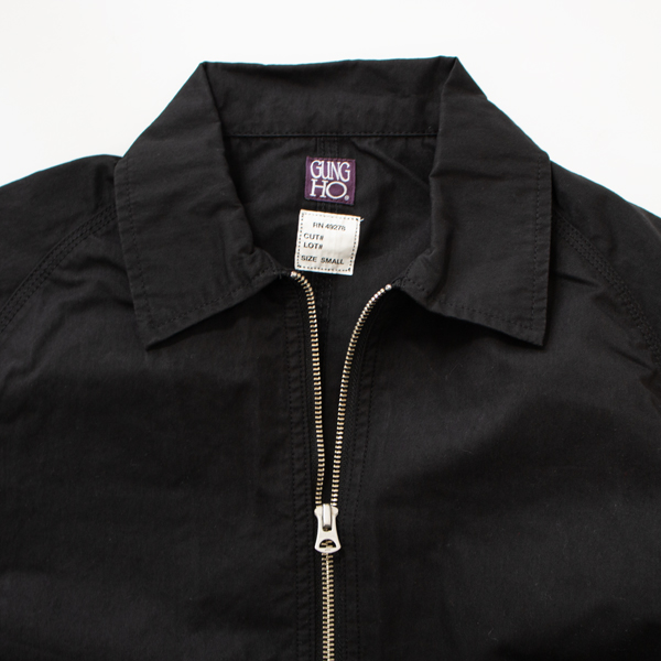 クラシックなジップジャケット