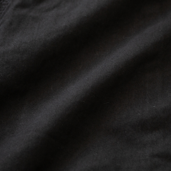 70年代のアウトドアウェアによく見られたナイロンコットンを採用