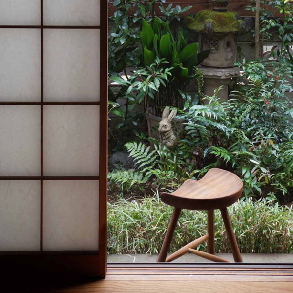 和室にもよく合う(IROKO WOOD)