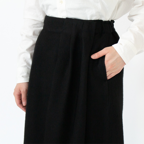 ポケット付き(身長162cm、ブラック)