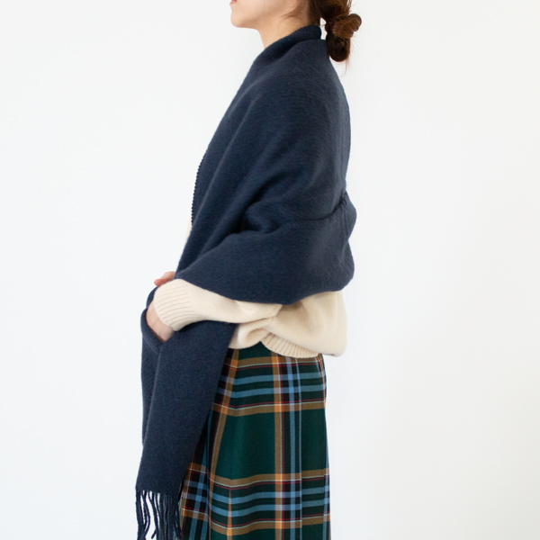 ポケットショール(MIDNIGHT BLUE)　身長：162cm