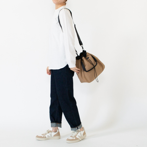 ショルダーバッグとして(SAND BEIGE)