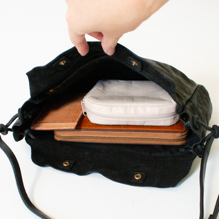 レザーショルダーバッグ JASU／MARVELETS（マーヴェレッツ）｜愛着を