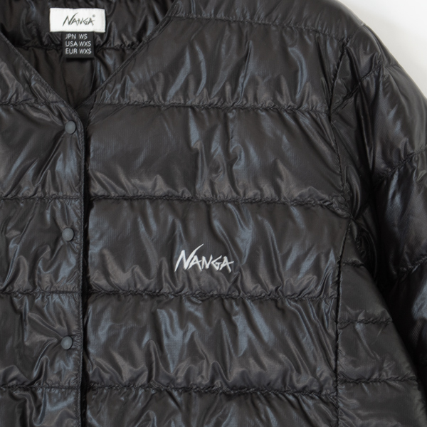 胸元のロゴ(BLACK)