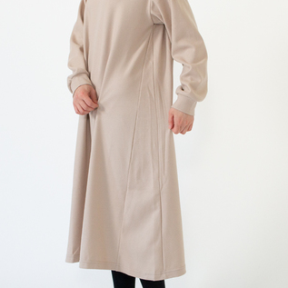 脇のマチがポイント(身長162cm、BEIGE) 脇のマチがポイント(身長162cm、BEIGE)