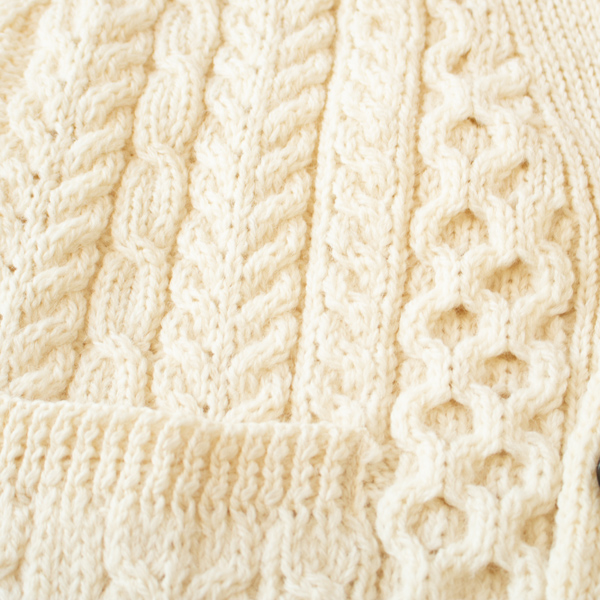 ポコポコとしたアラン編み