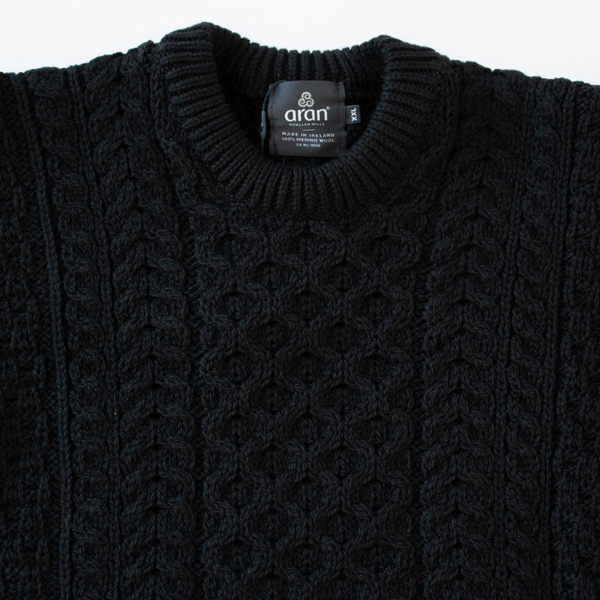 メリノウール ケーブルセーター（BLACK）