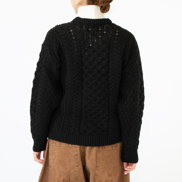 メリノウール ケーブルセーター（BLACK）身長：162cm