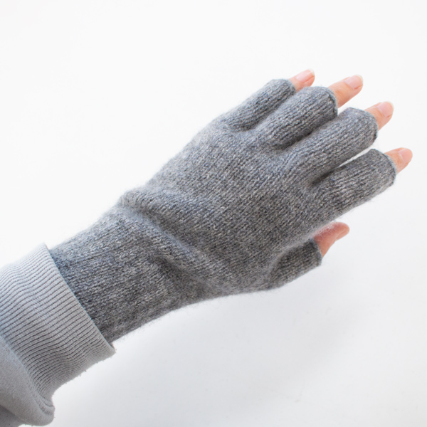 女性着用時(DERBY GREY)