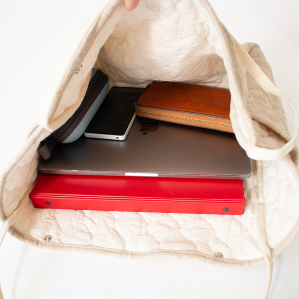 A4サイズも入ります。 A4サイズも入ります。