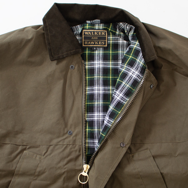 内側のタータンチェックがイギリスらしさたっぷり(OLIVE) 内側のタータンチェックがイギリスらしさたっぷり(OLIVE)