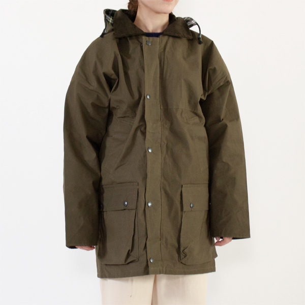 フードをつけた状態(OLIVE・Sサイズ・162cm) フードをつけた状態(OLIVE・Sサイズ・162cm)
