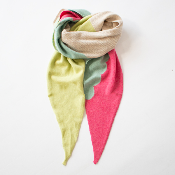 ひし形ニットスカーフ	LIGHT GREEN CHERRY