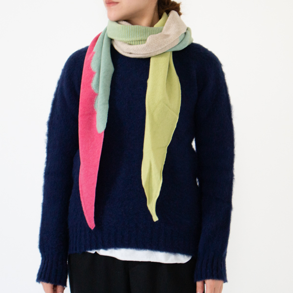 ひし形ニットスカーフ	LIGHT GREEN CHERRY