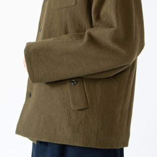 直線的な裾のライン(身長162cm、OLIVE) 直線的な裾のライン(身長162cm、OLIVE)