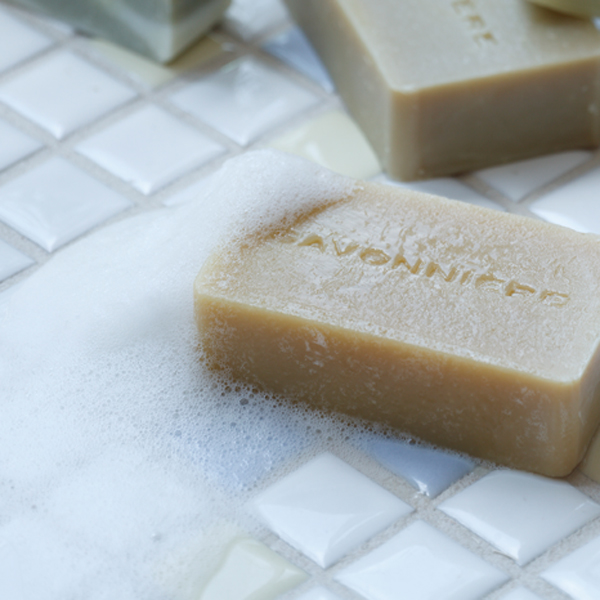 洗顔後はしっとり潤ったなめらかなお肌を実感いただけます。 洗顔後はしっとり潤ったなめらかなお肌を実感いただけます。