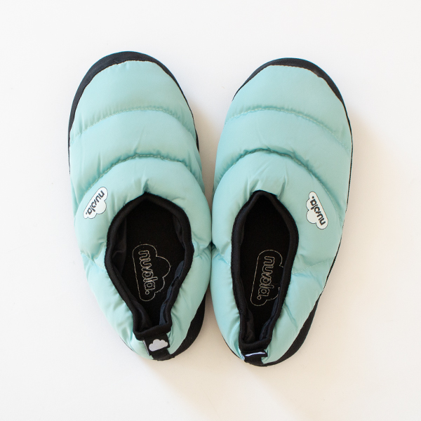 撥水性のある生地で、日常生活での多少の水濡れは問題ありません(Water Green) 撥水性のある生地で、日常生活での多少の水濡れは問題ありません(Water Green)