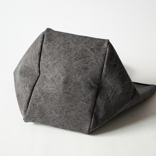 マチたっぷりで見た目以上の収納力(別注 COTTON WASHED BLACK) マチたっぷりで見た目以上の収納力(別注 COTTON WASHED BLACK)