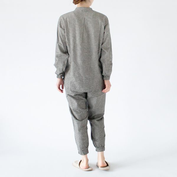 身長162cm（HOUNDSTOOTH）