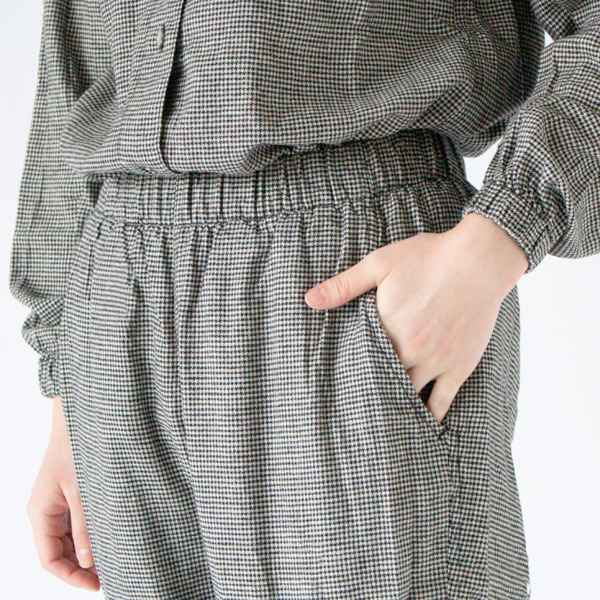 身長162cm（HOUNDSTOOTH）