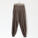 シルク混 なめらかリラックスパンツ