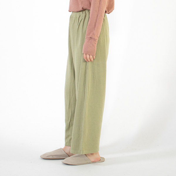 利休色・身長162cm