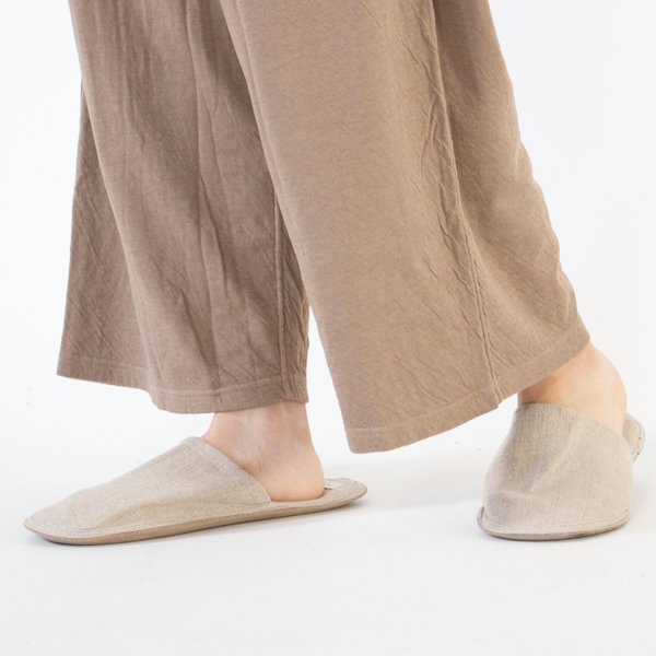 ドレープが綺麗なワイドパンツ