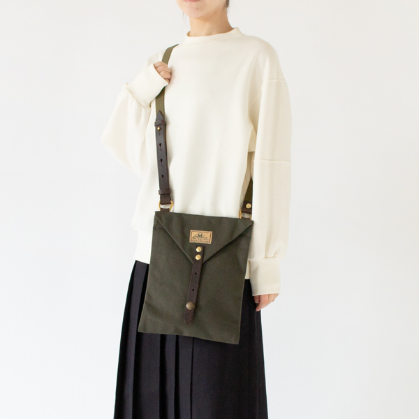 身長：162cm(48CA/OLIVE)