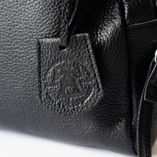 箔押しロゴ(BLACK) 箔押しロゴ(BLACK)