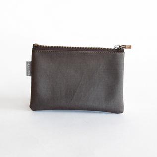 屋久杉染 帆布ポーチ 15×10cm／MAITO(マイト)｜愛着を持ってずっと使い