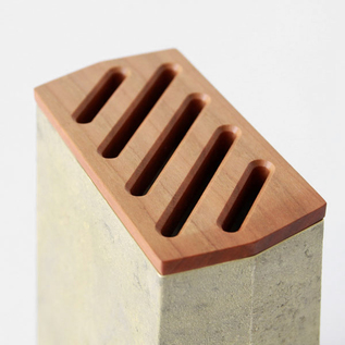 包丁立て／FUTAGAMI（フタガミ）｜愛着を持ってずっと使いたいモノを