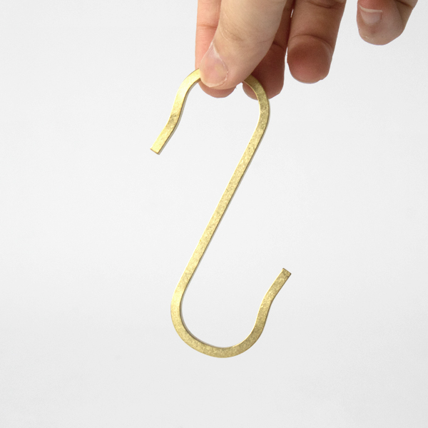 ご注文いただいた方には真鍮S字フック（耐荷重12kg）を1本プレゼント
