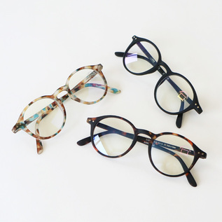 左：BLUE TORTOISE、右上：BLACK、右下：TORTOISE