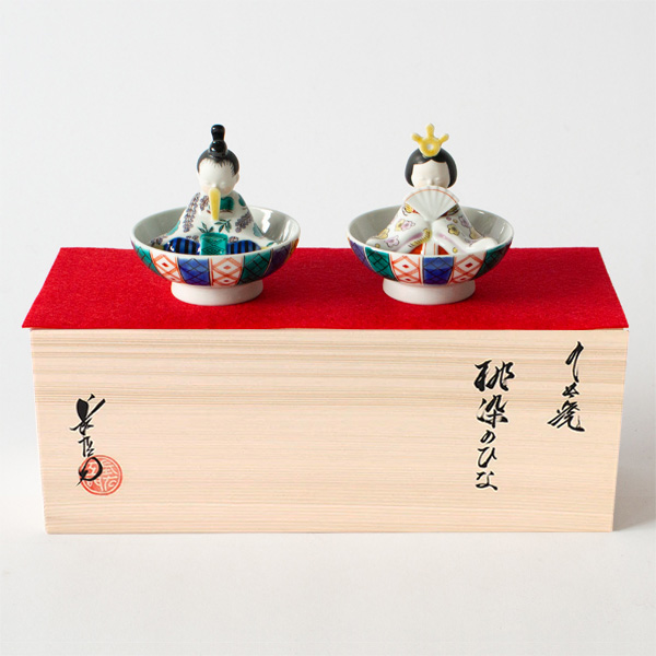 木箱は飾り台としてもお使いいただけます。