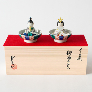 受発注】桃染のひな 松に梅・松に藤 ※2月上旬発送予定／上出長右衛門窯