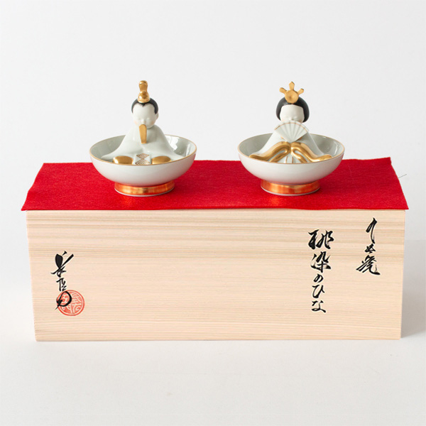 木箱は飾り台としてもお使いいただけます。
